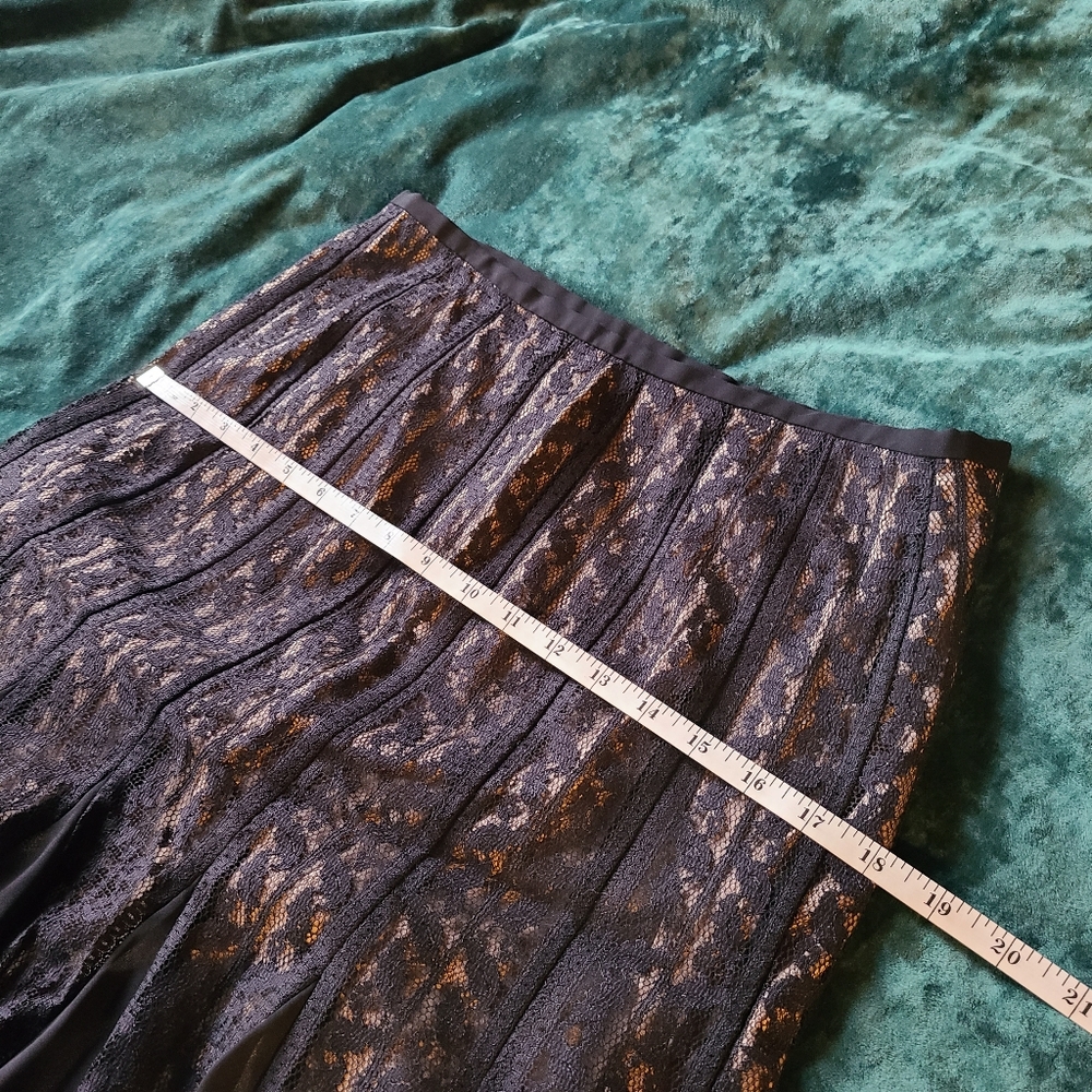 Witchy lace lined godet skirt - Picture 5 of 7